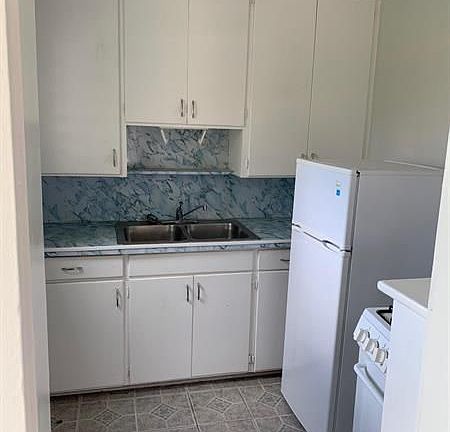 4th image of 1118 N J St APT C