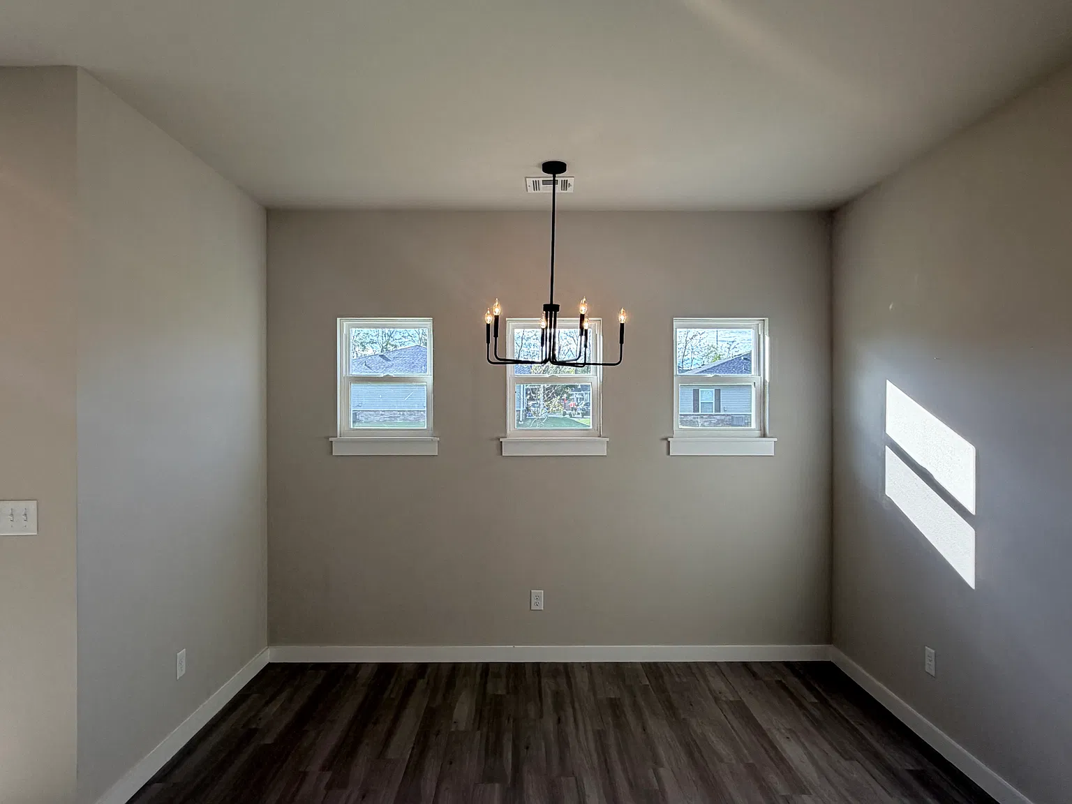 1902 Azlin Pl — Photo 3