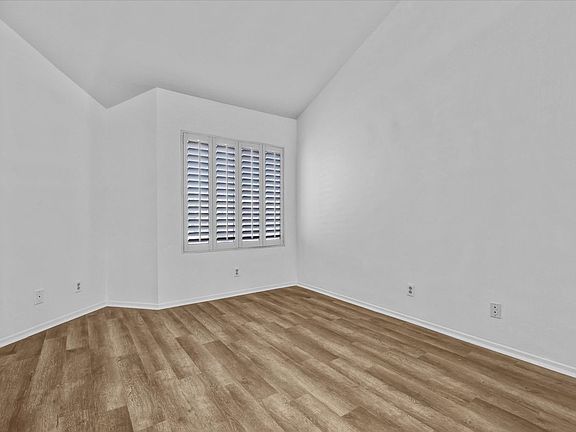 2nd image of 25038 El Carrizo