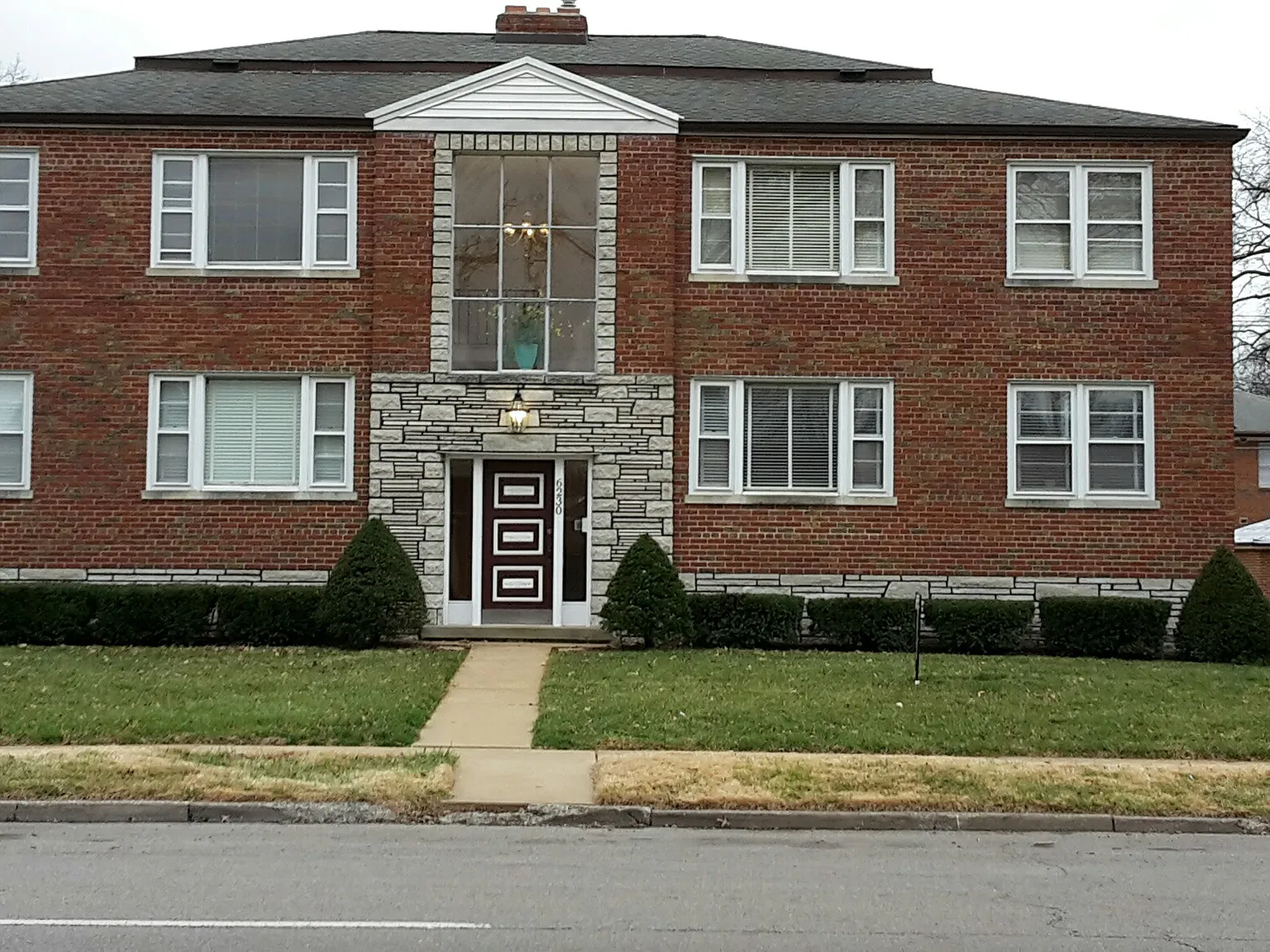 2 bed, 1100 sqft, $1,300 — Photo 2