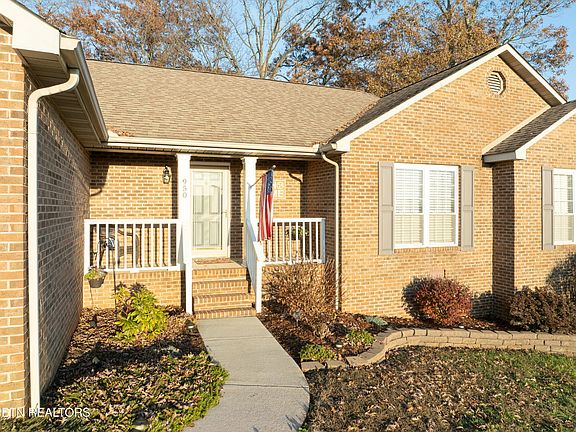 4th image of 950 Dunkirk Dr