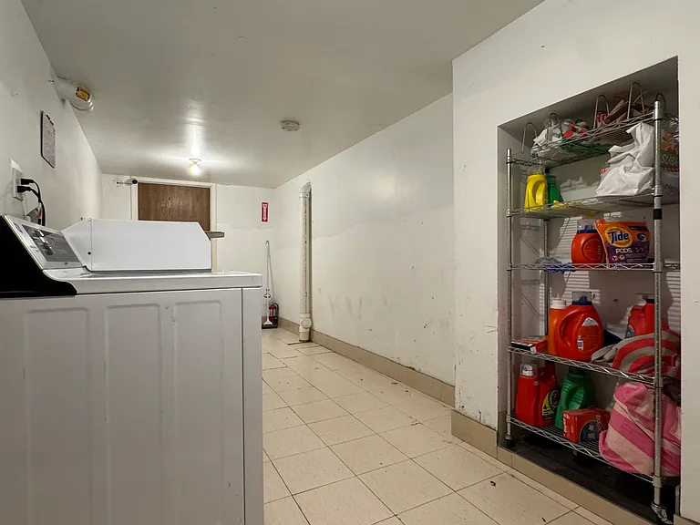 546 Summit Ave #203 — Photo 7
