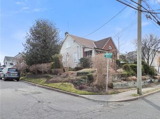 45 Wolfle St FLOOR 2, Glen Cove, NY 11542