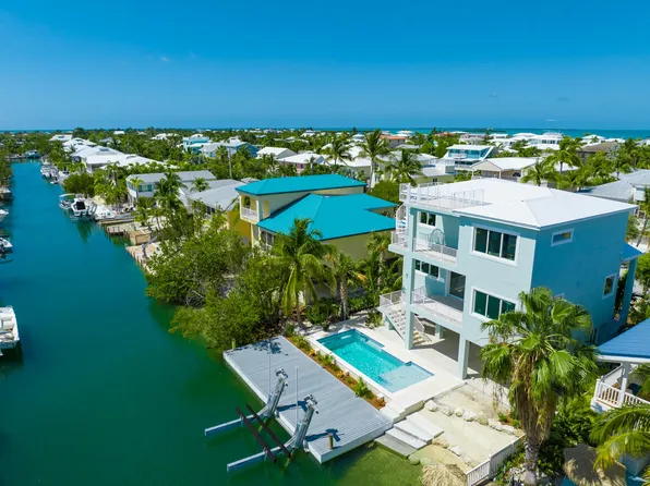 927 Gulf Dr, Summerland Key, FL 33042