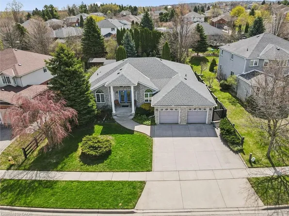 80 Newman Dr, Cambridge, ON N1S 5A8