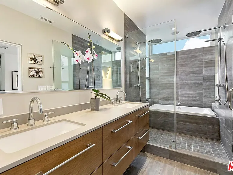 644 Navy St — Photo 21