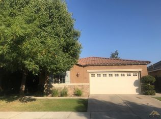 330 Hollyhill Dr, Bakersfield, CA