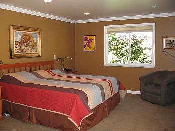5th image of 2345 Bryan Ave