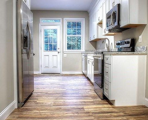1st image of 4 Montrose Park APT 3
