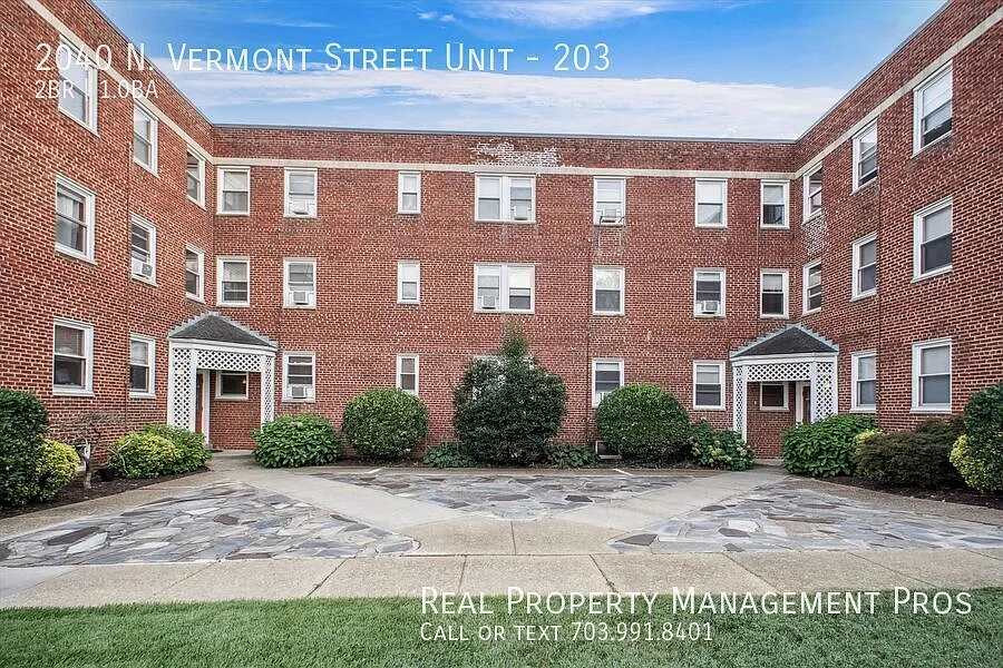 2040 N Vermont St #203