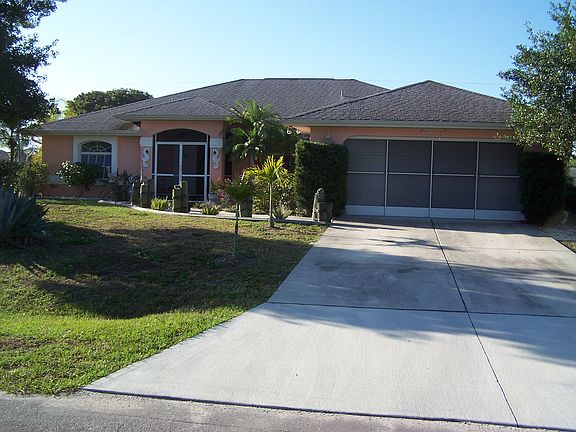 Screened front and garage 