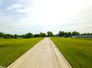 99 Billy Robinson Ct, Grinnell, IA 50112