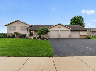 4330 E Rotamer Rd, Janesville, WI 53546
