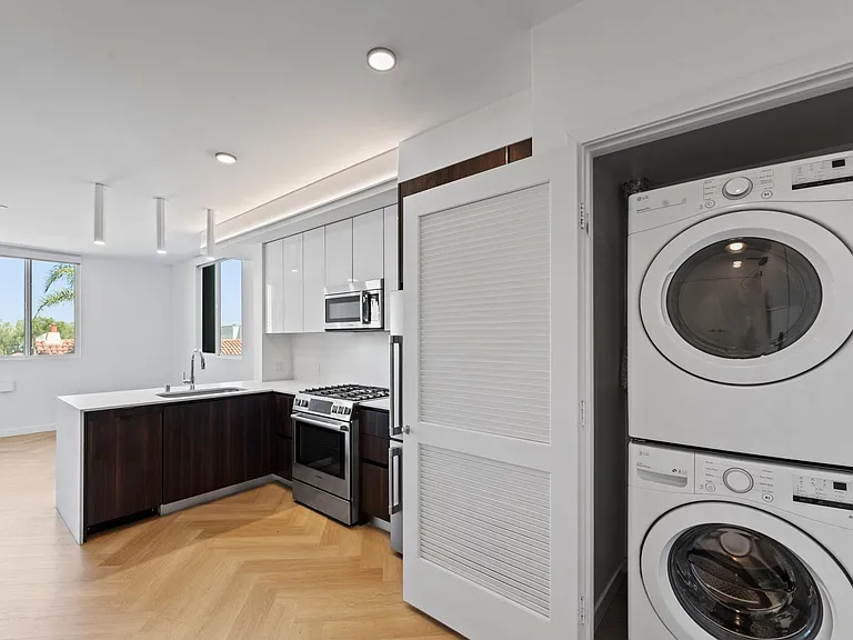 TALA Residences at Gillis House — Photo 19