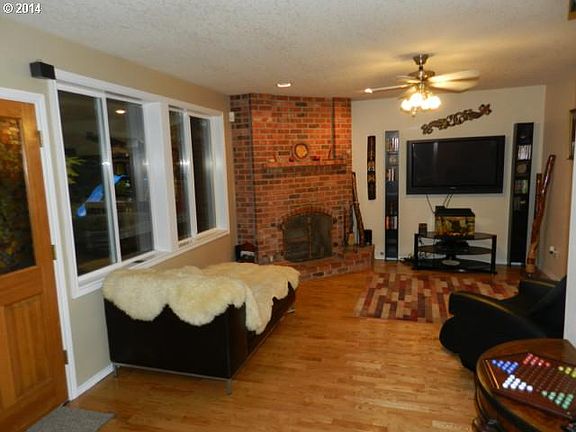 4th image of 2111 NE 60th St