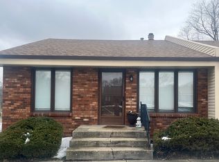 2810 Sandy Hollow Rd APT 1, Rockford, IL 61109