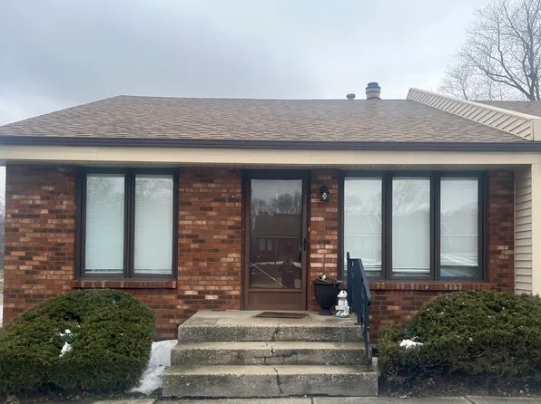 2810 Sandy Hollow Rd APT 1, Rockford, IL 61109