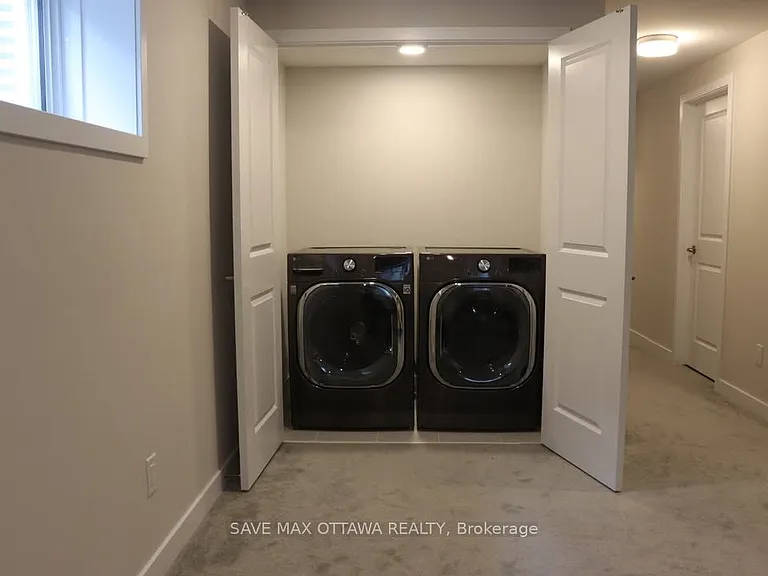 619 Terrier Cir — Photo 16