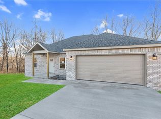 22 Hebrides Ln, Bella Vista, AR 72715
