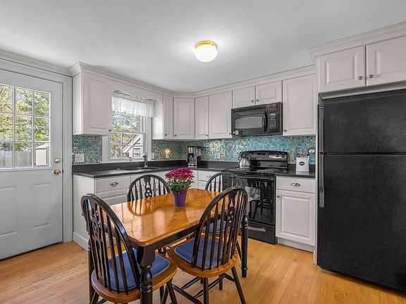 5th image of 55 Scholl Avenue
