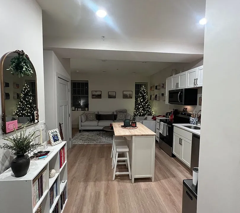 2 Thomas St