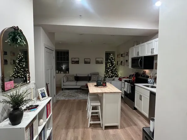 2 Thomas Street, 2 Thomas St #201, North Providence, RI 02911