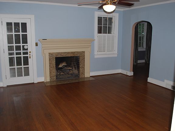 LR--granite hearth, gas logs