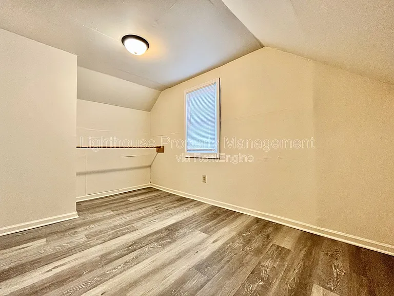 1656 Fremont Ave NW — Photo 15
