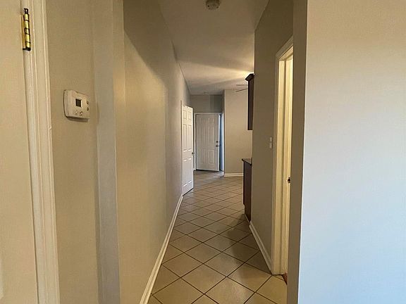 5th image of 2947 N Avers Ave #2