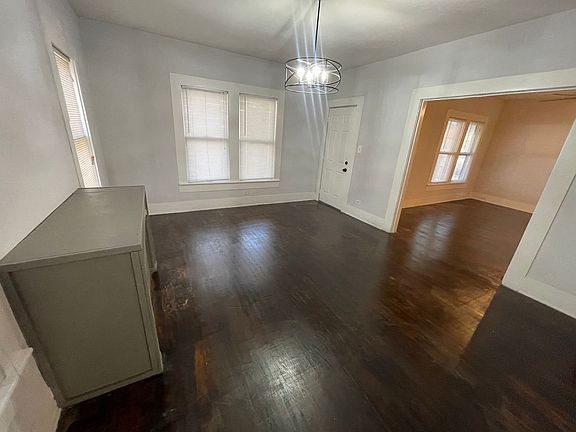 4th image of 702 E Evergreen Ct