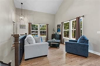 4th image of 89 Beechwood Ln