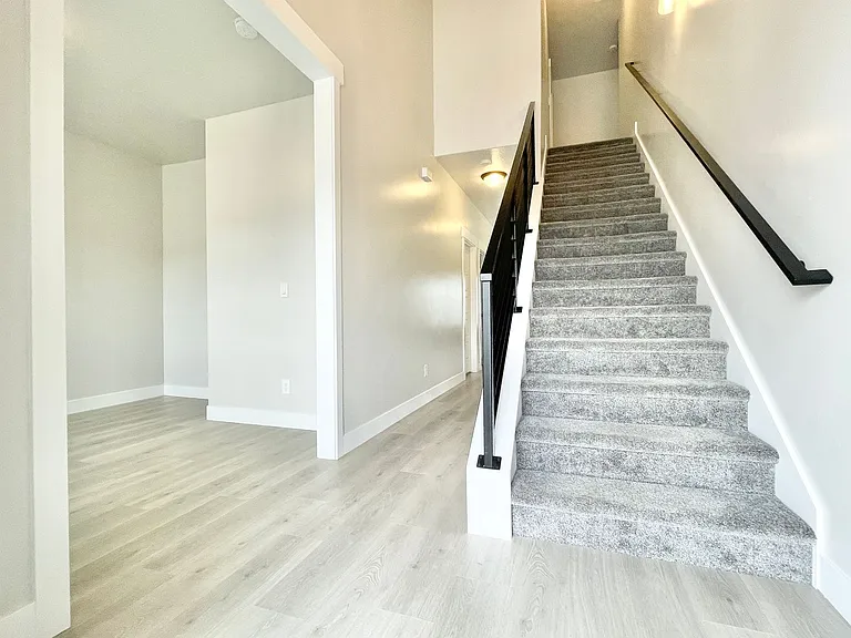 1572 N 3950 W — Photo 2