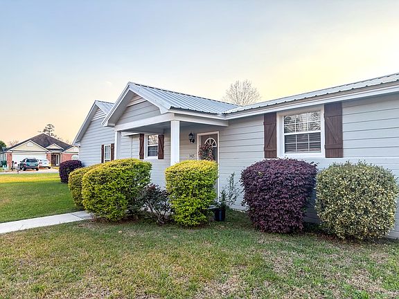 2nd image of 3405 Sussex Dr