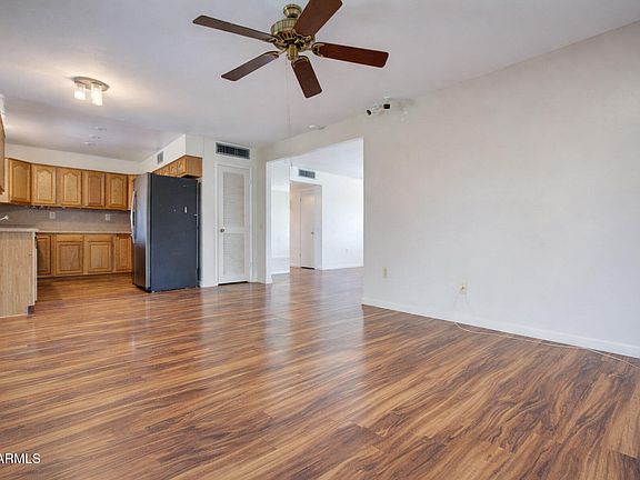 3rd image of 15416 N RIDGEVIEW Road