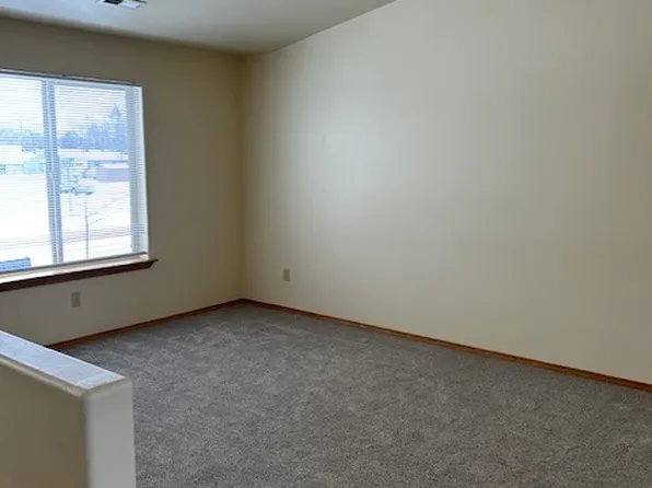 805 W 3rd St #1, Laurel, MT 59044