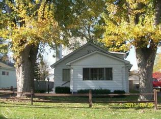 1809 Manse Rd, Waterford, MI 48328