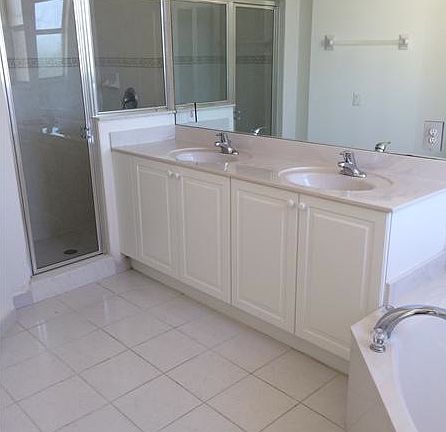 2nd image of 953 NE 37th Ave