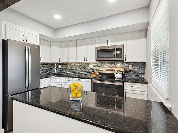 3rd image of 23 Kearney Dr