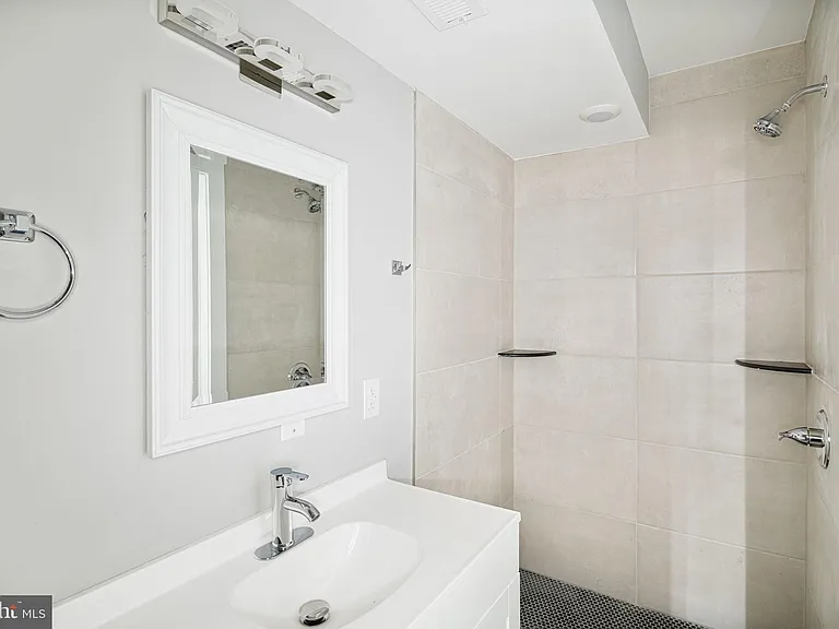 1443 N 8th St #3 — Photo 7