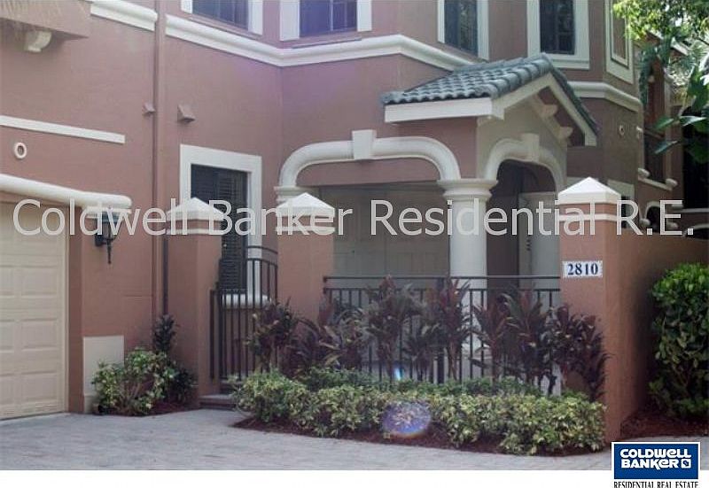 1st image of 2810 Kinsington Cir