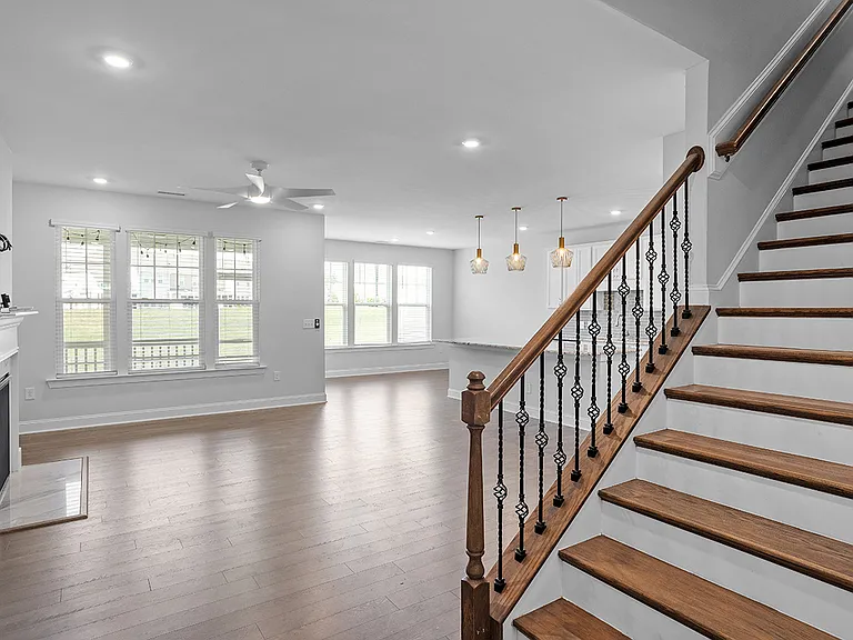 218 Amethyst Way — Photo 3