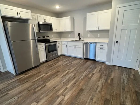 St. Lawerence, 105 Saint Lawrence St #3, Decorah, IA 52101