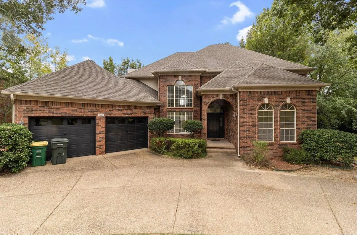 5 bed, 3321 sqft, $3,500 — Photo 1