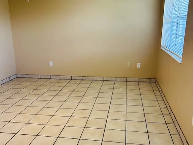 8401 Atlantic Ave #4 — Photo 13