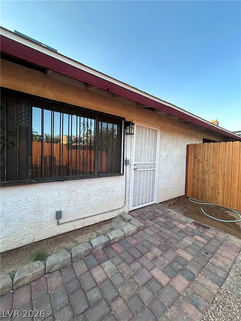 1 bed, 1904 sqft, $1,350 — Photo 1