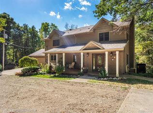 175 Barr Rd, Oxford, MI 48370