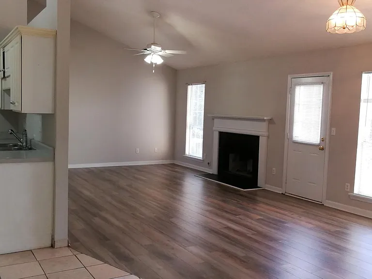 719 Fernstone Trl — Photo 10