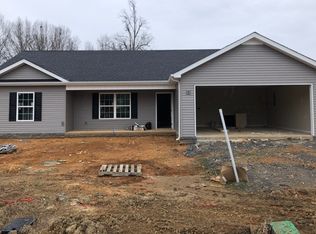 102 Collinwood Dr, Tullahoma, TN 37388