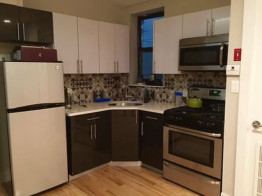 Rented by Uptown Flats LLC | media 25