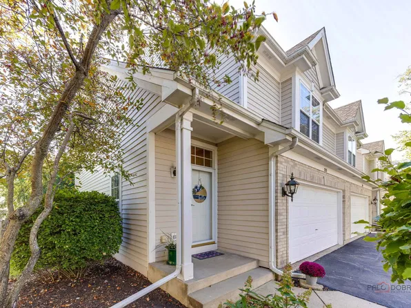 1201 W Danbury Dr, Cary, IL 60013